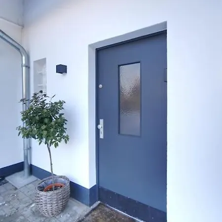 Quiet 2-room With Separate Entrance Düsseldorf