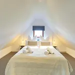 Quiet 2-Room Apartment With Separate Entrance